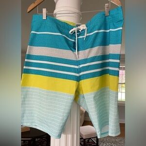 Old Navy California men’s blue and yellow Swim Board shorts Trunks size 38